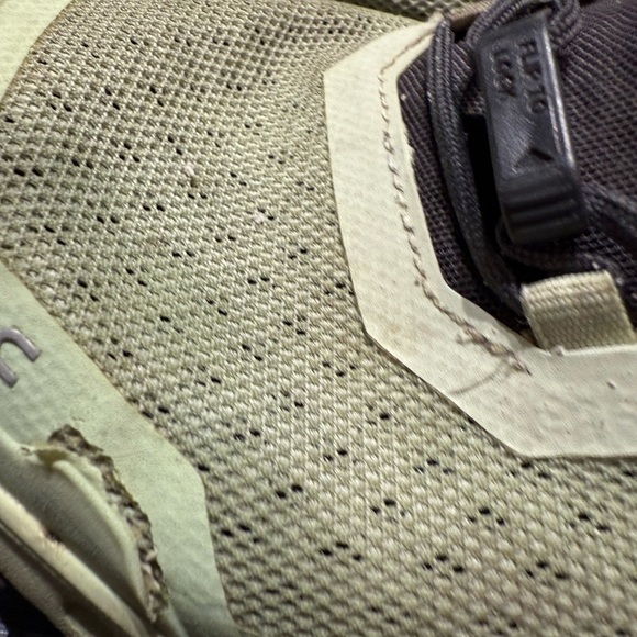 On Cloudultra Women's Athletic Shoes - Green and Black W 7.5 - Picture 8 of 11